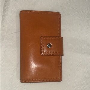 HOBO Tan Leather Wallet a lot of card slots